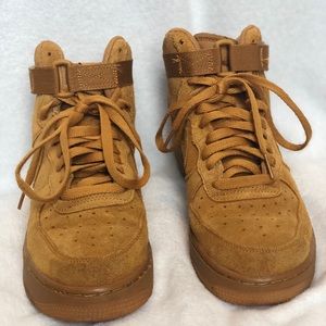 Nike Air Force 1 High LV8